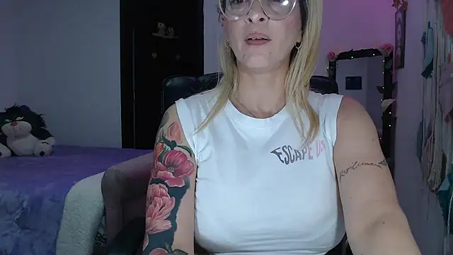 Snapshot of yulieth_anamar chatting on 03-16-25, 01:38 yulieth anamar online show from 03-16-25, 01:38