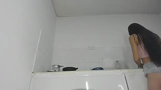 Snapshot of Sophie_sweett19 chatting on 12-16-24, 03:40 Sophie sweett19 online show from 12-16-24, 03:40