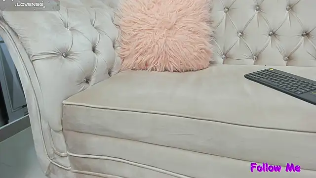 Snapshot of joselyn_sexy_ chatting on 12-31-24, 12:54 joselyn sexy online show from 12-31-24, 12:54