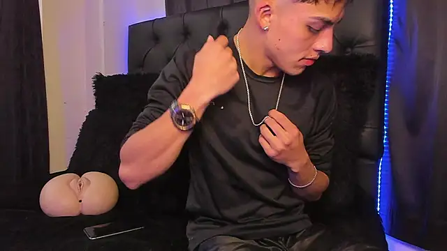 Snapshot of James1lee_ chatting on 01-12-25, 09:51 James1lee online show from 01-12-25, 09:51