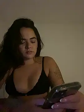 Snapshot of rebeccaareys chatting on 01-12-25, 12:39 rebeccaareys online show from 01-12-25, 12:39