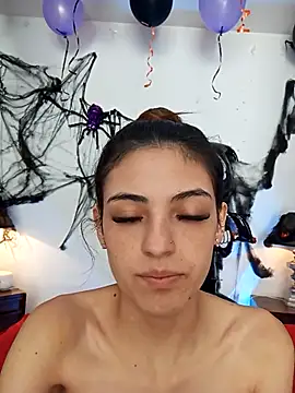 Snapshot of sofiarouge chatting on 10-17-25, 07:49 sofiarouge online show from 10-17-25, 07:49