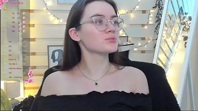 Snapshot of Josephine_jo chatting on 11-29-25, 12:35 Josephine jo online show from 11-29-25, 12:35