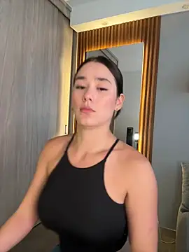 Snapshot of FridaKlein chatting on 12-17-24, 10:22 FridaKlein online show from 12-17-24, 10:22