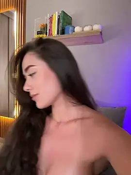 Snapshot of FridaKlein chatting on 12-20-24, 11:47 FridaKlein online show from 12-20-24, 11:47