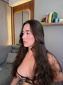 Snapshot of FridaKlein chatting on 01-16-25, 10:02 FridaKlein online show from 01-16-25, 10:02