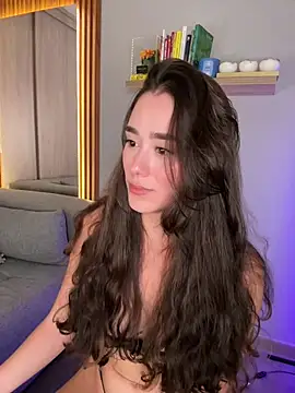 Snapshot of FridaKlein chatting on 01-17-25, 01:04 FridaKlein online show from 01-17-25, 01:04