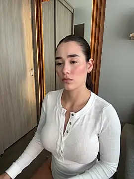 Snapshot of FridaKlein chatting on 10-08-25, 07:22 FridaKlein online show from 10-08-25, 07:22