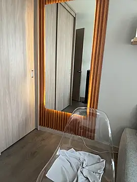 Snapshot of FridaKlein chatting on 10-09-25, 07:23 FridaKlein online show from 10-09-25, 07:23