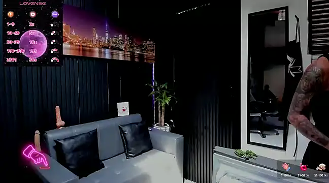 Snapshot of ZhoeStrong chatting on 02-07-25, 06:24 ZhoeStrong online show from 02-07-25, 06:24