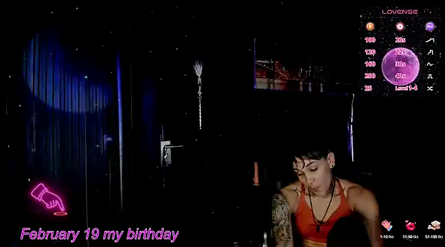 Snapshot of ZhoeStrong chatting on 02-18-25, 12:06 ZhoeStrong online show from 02-18-25, 12:06