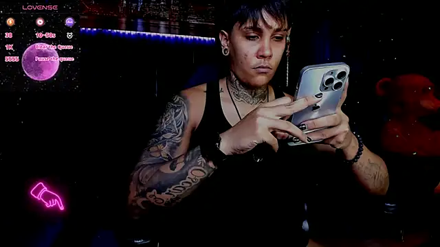 Snapshot of ZhoeStrong chatting on 03-08-25, 01:39 ZhoeStrong online show from 03-08-25, 01:39