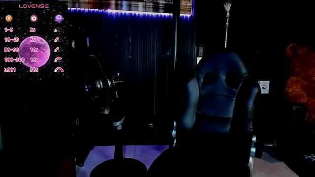 Snapshot of ZhoeStrong chatting on 03-15-25, 06:21 ZhoeStrong online show from 03-15-25, 06:21