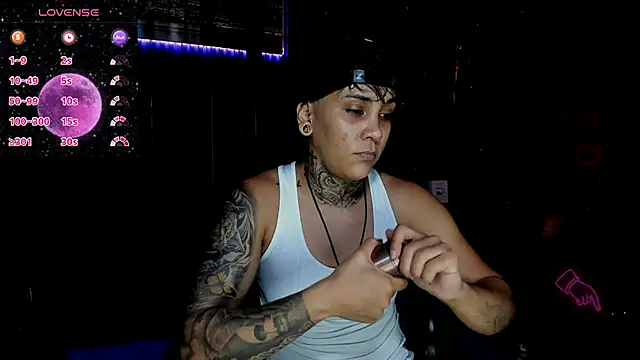 Snapshot of ZhoeStrong chatting on 03-19-25, 12:59 ZhoeStrong online show from 03-19-25, 12:59