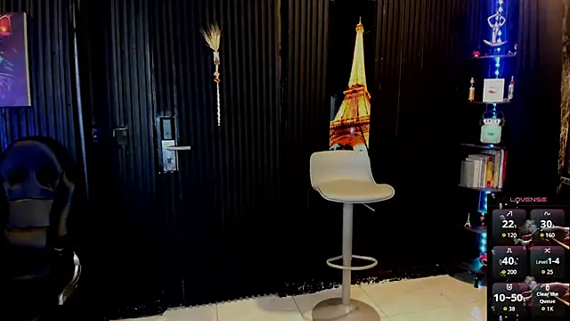 Snapshot of ZhoeStrong chatting on 09-27-25, 12:15 ZhoeStrong online show from 09-27-25, 12:15