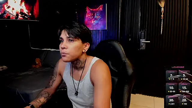 Snapshot of ZhoeStrong chatting on 09-27-25, 11:43 ZhoeStrong online show from 09-27-25, 11:43