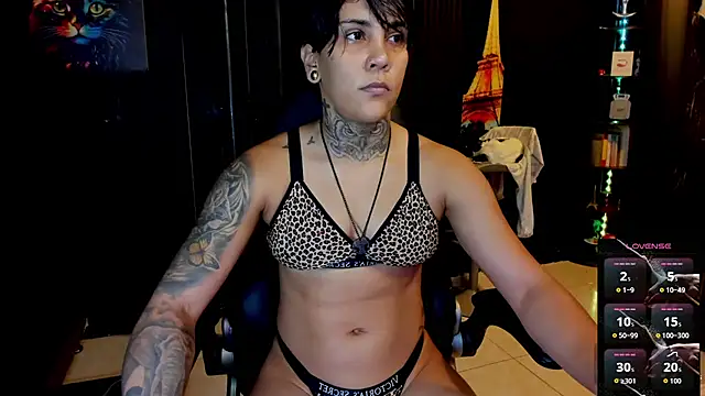 Snapshot of ZhoeStrong chatting on 10-14-25, 10:43 ZhoeStrong online show from 10-14-25, 10:43