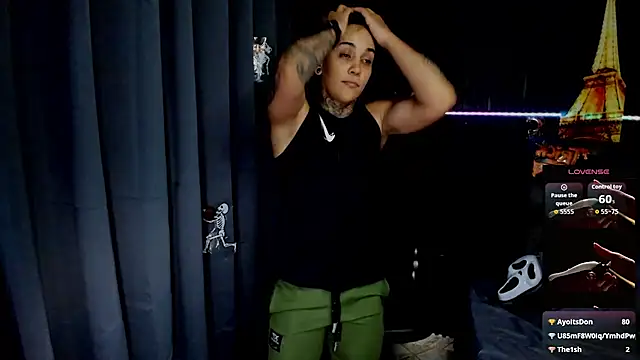 Snapshot of ZhoeStrong chatting on 11-01-25, 09:55 ZhoeStrong online show from 11-01-25, 09:55