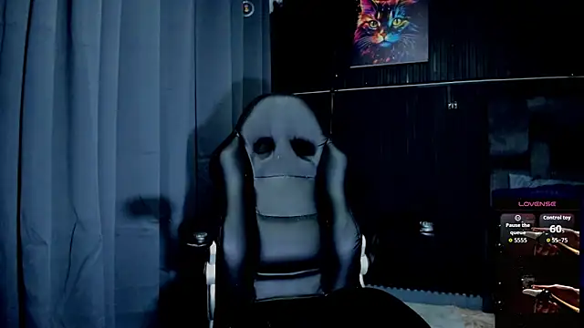 Snapshot of ZhoeStrong chatting on 11-18-25, 07:29 ZhoeStrong online show from 11-18-25, 07:29