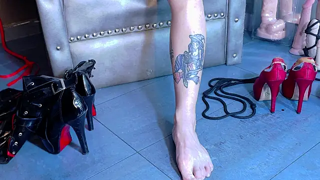 Snapshot of LusstCruella chatting on 11-05-25, 07:25 LusstCruella online show from 11-05-25, 07:25