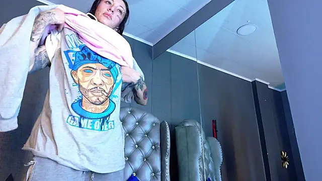 Snapshot of LusstCruella chatting on 11-28-25, 10:12 LusstCruella online show from 11-28-25, 10:12