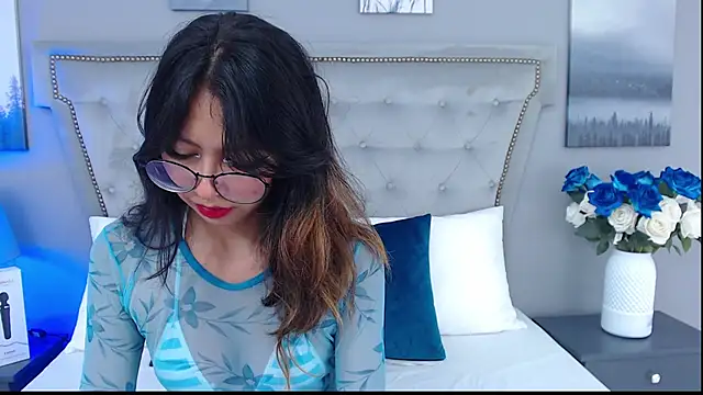 Snapshot of Yommi_Winx chatting on 03-02-25, 08:29 Yommi Winx online show from 03-02-25, 08:29