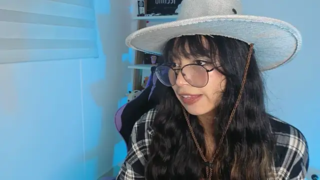 Yommi Winx online show from 01-16-26, 07:34