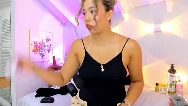 Martina Miiller online show from 03-24-26, 01:05