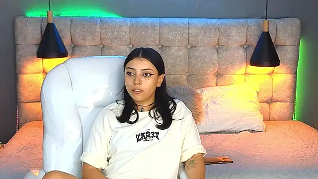 Snapshot of Laia_and_Aloby chatting on 01-27-25, 07:24 Laia and Aloby online show from 01-27-25, 07:24