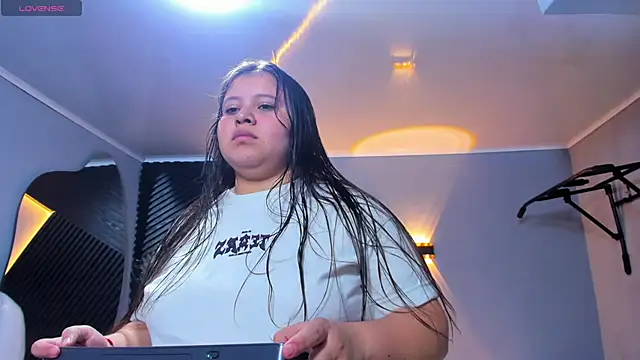 Laia and Aloby online show from 04-14-26, 12:16