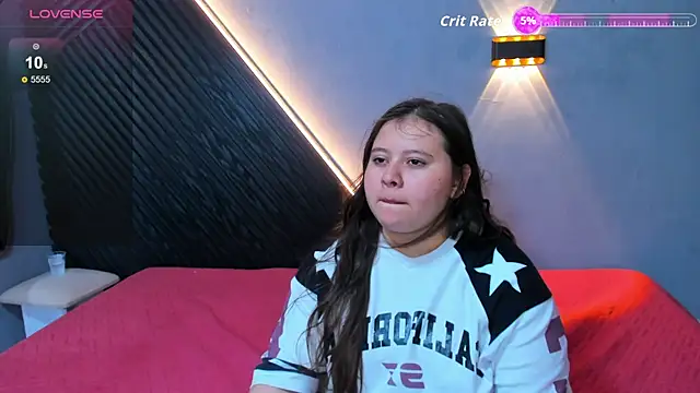 Snapshot of Laia_and_Aloby chatting on 05-19-26, 11:11 Laia and Aloby online show from 05-19-26, 11:11