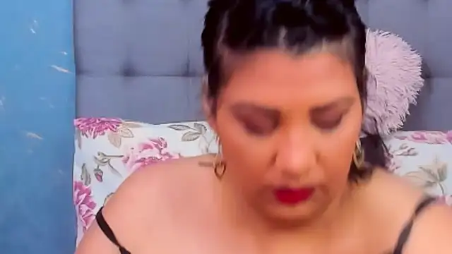 Snapshot of AmyCubes chatting on 02-10-25, 03:57 AmyCubes online show from 02-10-25, 03:57