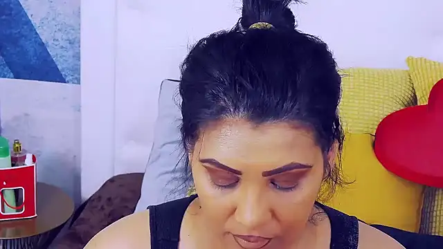 Snapshot of AmyCubes chatting on 06-19-26, 01:59 AmyCubes online show from 06-19-26, 01:59
