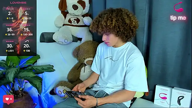 All3ssandr0 online show from 03-06-25, 04:41