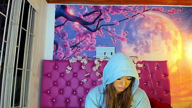 Snapshot of Nikol_Rang__ chatting on 02-25-25, 10:15 Nikol Rang online show from 02-25-25, 10:15