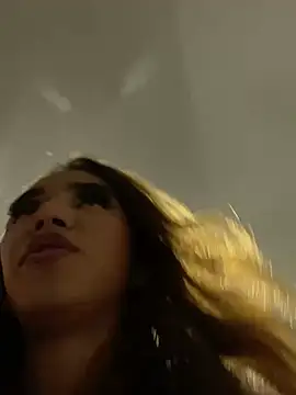 Snapshot of Nikol_Rang__ chatting on 03-12-25, 03:46 Nikol Rang online show from 03-12-25, 03:46