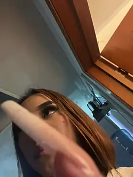 Snapshot of Nikol_Rang__ chatting on 03-15-25, 04:13 Nikol Rang online show from 03-15-25, 04:13