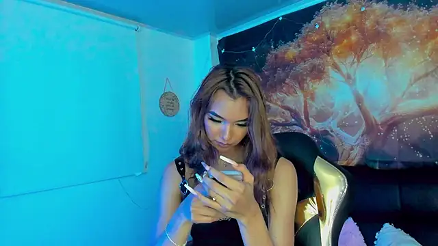 Snapshot of Nikol_Rang__ chatting on 03-20-25, 03:23 Nikol Rang online show from 03-20-25, 03:23