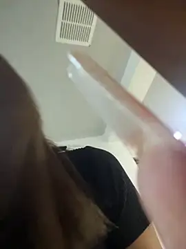 Snapshot of Nikol_Rang__ chatting on 03-21-25, 05:00 Nikol Rang online show from 03-21-25, 05:00