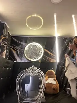 Snapshot of Nikol_Rang__ chatting on 09-29-25, 06:35 Nikol Rang online show from 09-29-25, 06:35