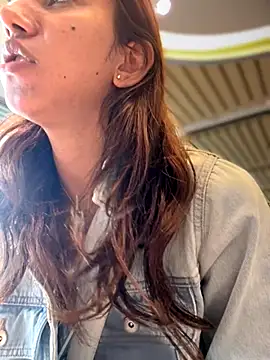 Snapshot of Nikol_Rang__ chatting on 10-10-25, 09:03 Nikol Rang online show from 10-10-25, 09:03