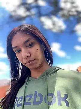 Snapshot of Nikol_Rang__ chatting on 10-18-25, 04:19 Nikol Rang online show from 10-18-25, 04:19