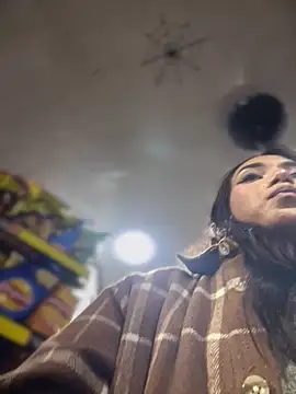 Snapshot of Nikol_Rang__ chatting on 10-23-25, 10:52 Nikol Rang online show from 10-23-25, 10:52