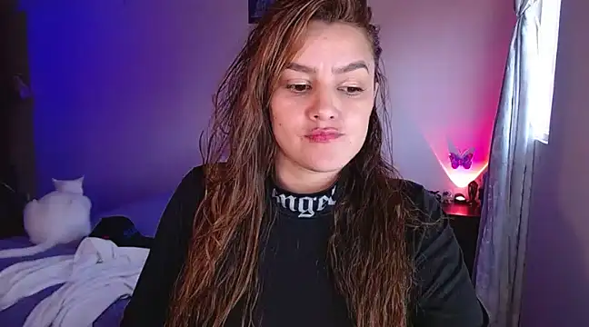 Snapshot of Lu_perez chatting on 02-26-25, 10:53 Lu perez online show from 02-26-25, 10:53