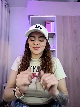 Lu perez online show from 06-02-26, 01:13