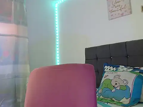 Snapshot of katty_ebonny chatting on 11-13-25, 08:08 katty ebonny online show from 11-13-25, 08:08