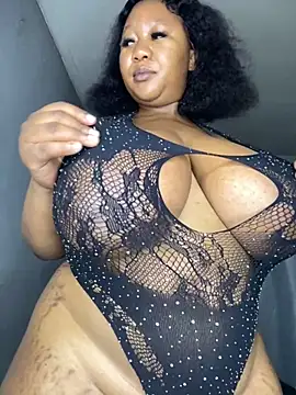 Snapshot of MayaPassion chatting on 11-30-25, 07:07 MayaPassion online show from 11-30-25, 07:07