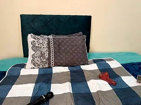 Snapshot of chloechrome chatting on 03-20-25, 05:25 chloechrome online show from 03-20-25, 05:25