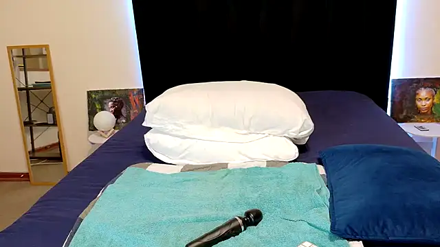 chloechrome online show from 03-12-26, 11:33