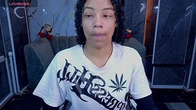 Snapshot of Violeth_b chatting on 06-02-26, 01:24 Violeth b online show from 06-02-26, 01:24